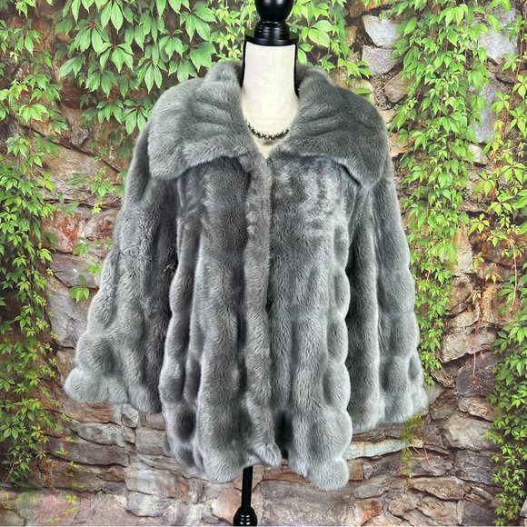 ELIE TAHARI Tara Gray Faux Fur Jacket, L